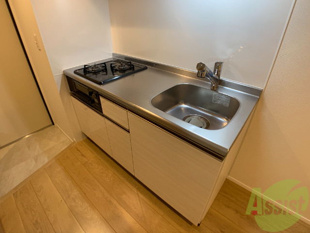 キッチン　キッチンは作業台もあり広めなので使いやすそうですね。