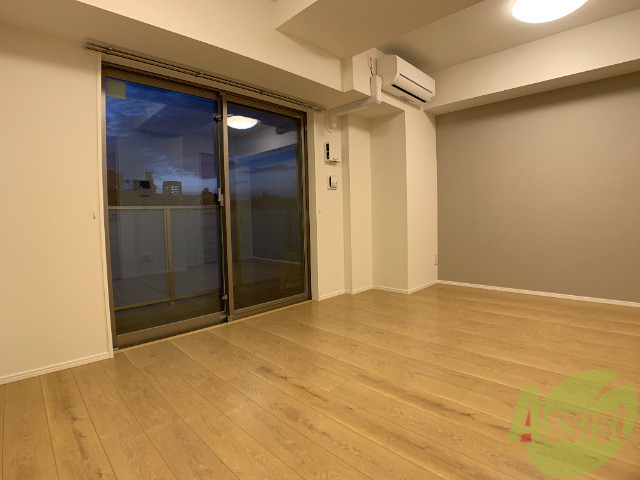 その他部屋・スペース　８．５２帖の洋室を別の角度から撮影してみました。