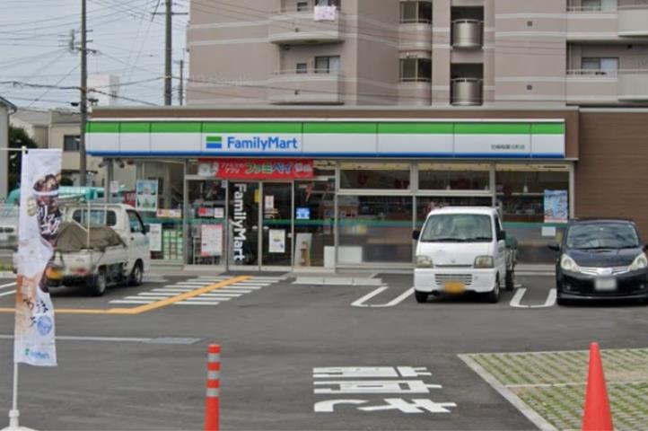 コンビニ　ファミリーマート（コンビニ）まで572m