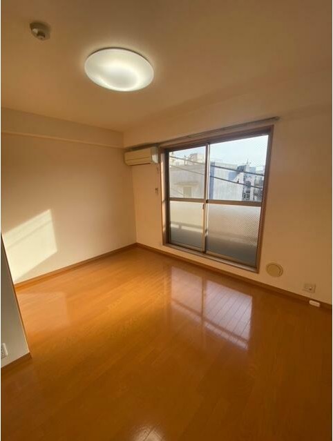 居室・リビング　使いやすい形の為、レイアウトを楽しめます♪