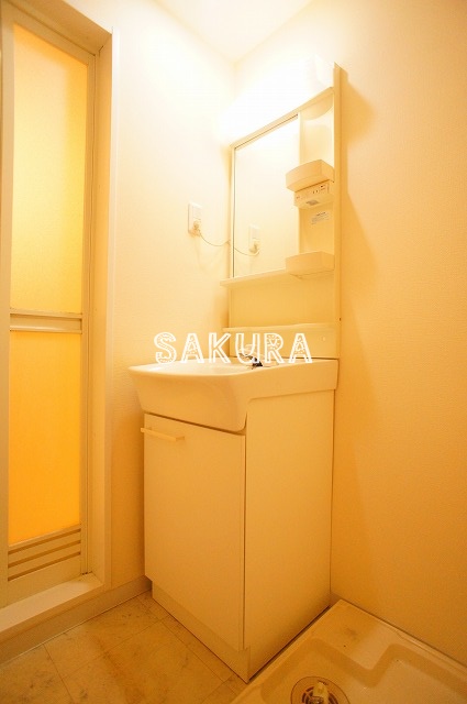 洗面設備　身支度に欠かせない独立洗面台♪