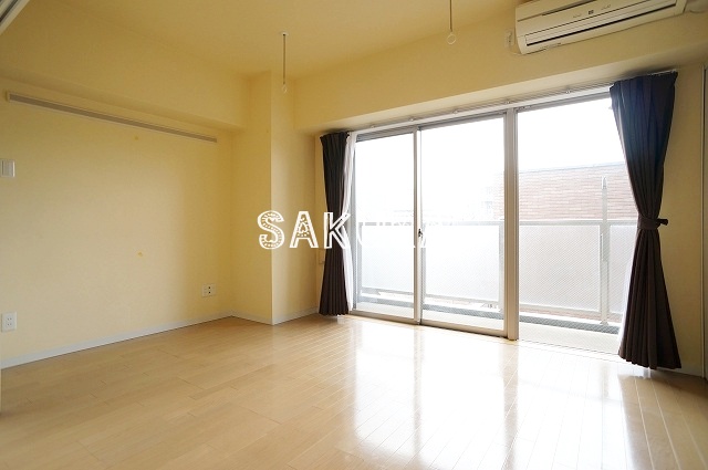 居室・リビング　開放感のあるゆったりとしたお部屋です♪