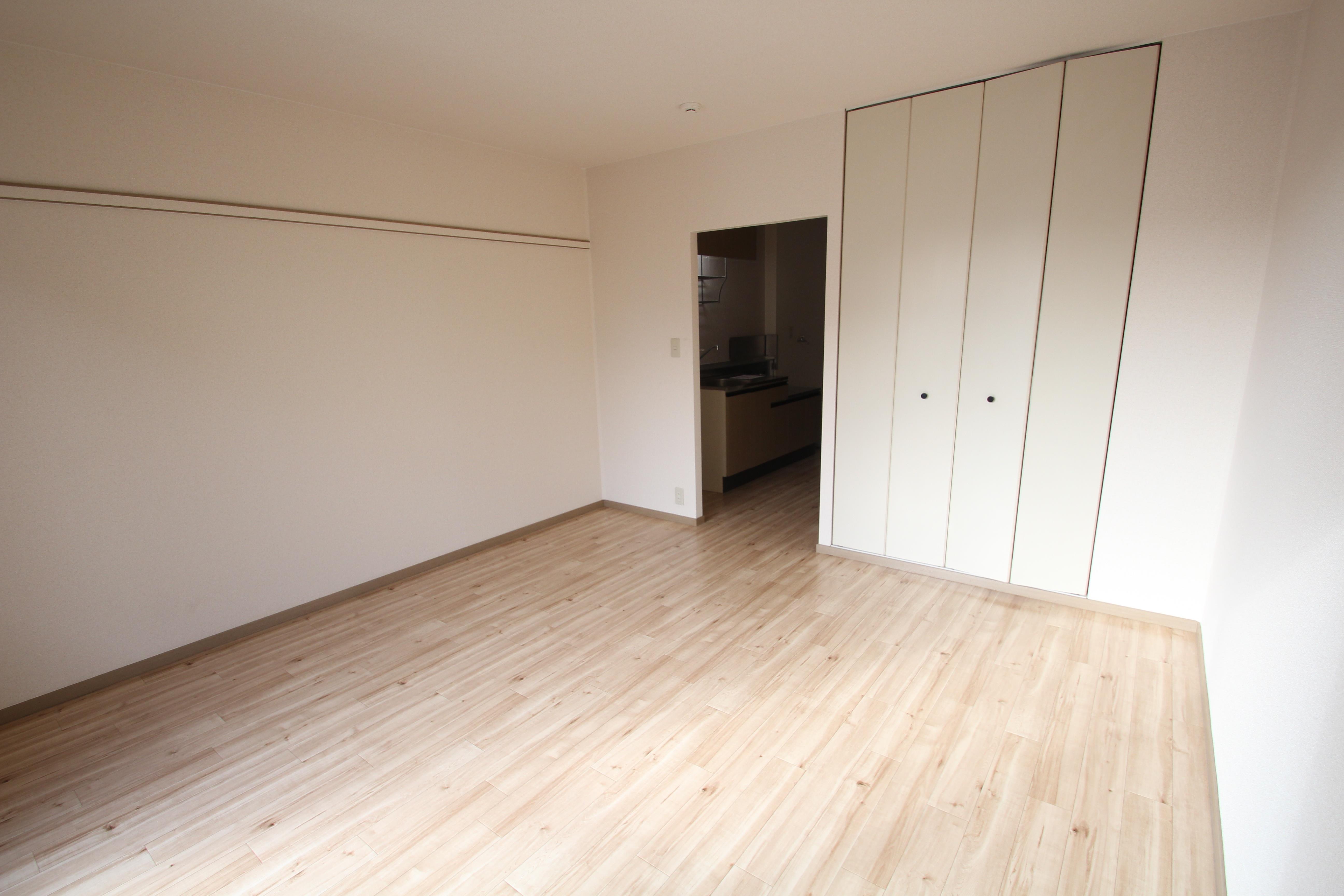 居室・リビング　8帖洋室です。