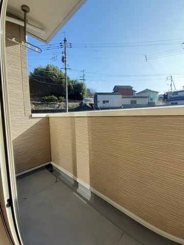 バルコニー　外からの目が気にならないバルコニーで洗濯物が干せます