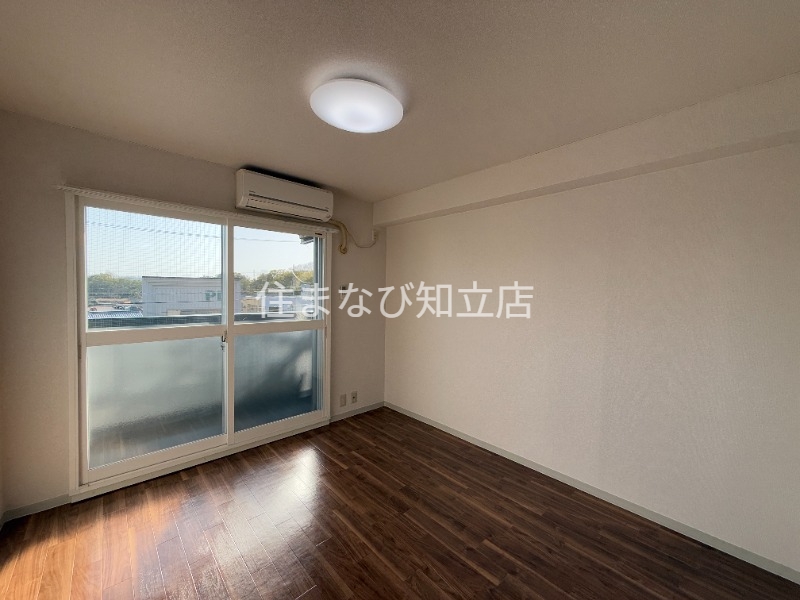 居室・リビング　同型別部屋写真