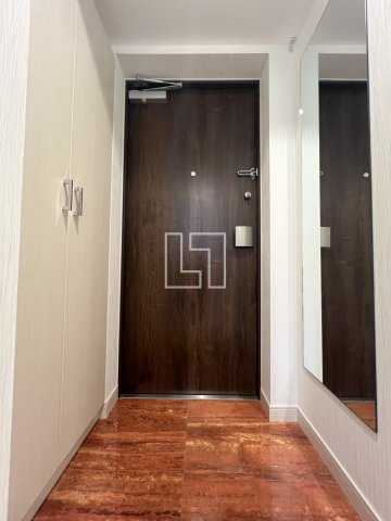 玄関　プレジオ恵美須　玄関