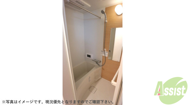 バス・シャワールーム　ＴＶ付きの浴槽で、ゆっくりと一日の疲れを癒してくださいね。