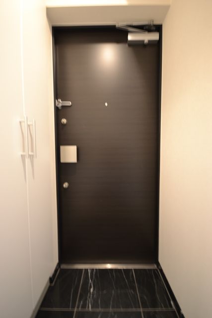 玄関　同物件別部屋