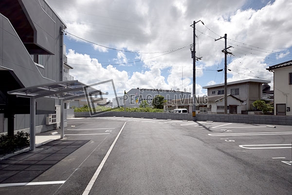 駐車場　ピース・スクエア八万IIA棟