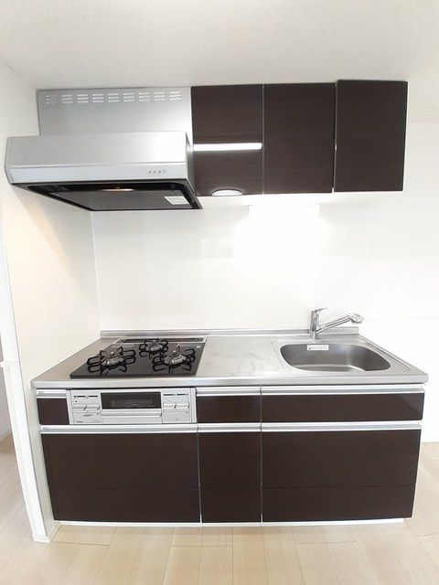 キッチン　★3口コンロ、グリル付きシステムキッチン★