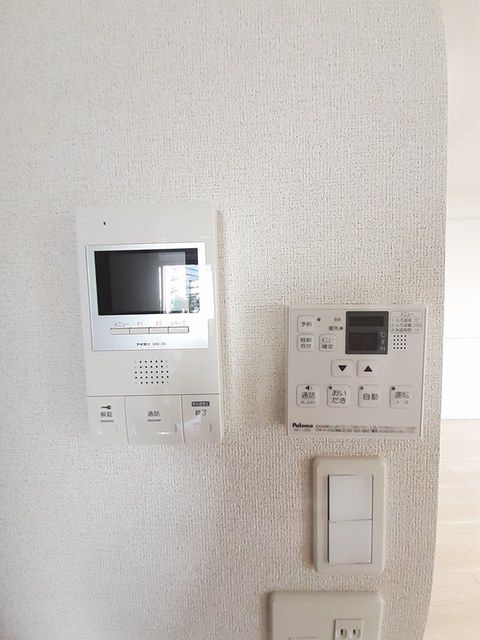 セキュリティ　★モニター付きインターホンで来客時も安心★