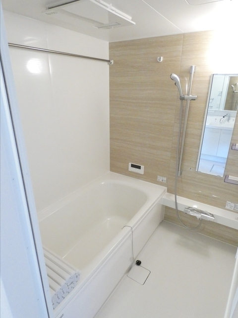 バス・シャワールーム　浴室（浴室換気乾燥機付）