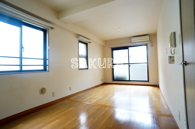 居室・リビング　使いやすい形の為、レイアウトを楽しめます♪