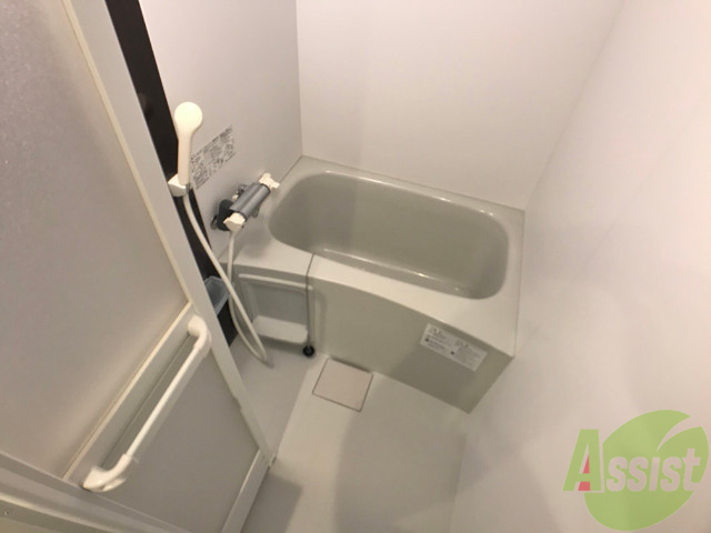 バス・シャワールーム　浴室乾燥機がついているので雨の日でも洗濯物が乾かせます。