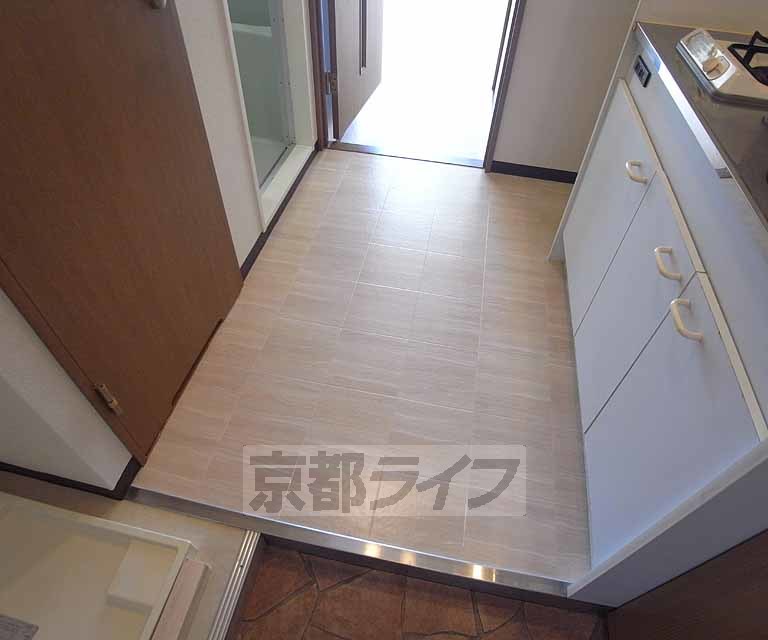 その他部屋・スペース　明るい廊下です。