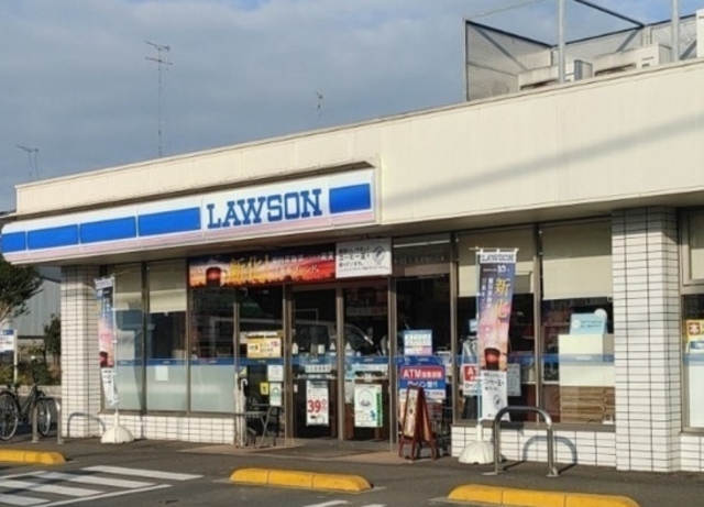 コンビニ　ローソン清瀬中里三丁目店（コンビニ）まで409m