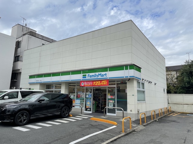 コンビニ　ファミリーマート中野弥生町一丁目店（コンビニ）まで447m