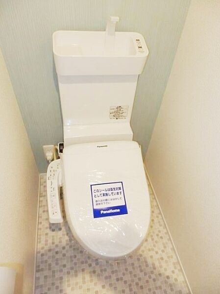 トイレ　※同じ建物の参考写真