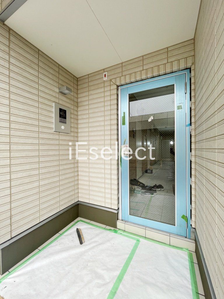 エントランス　安心のオートロックです
