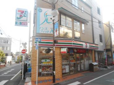 コンビニ　セブンイレブン 世田谷下高井戸店（コンビニ）まで222m