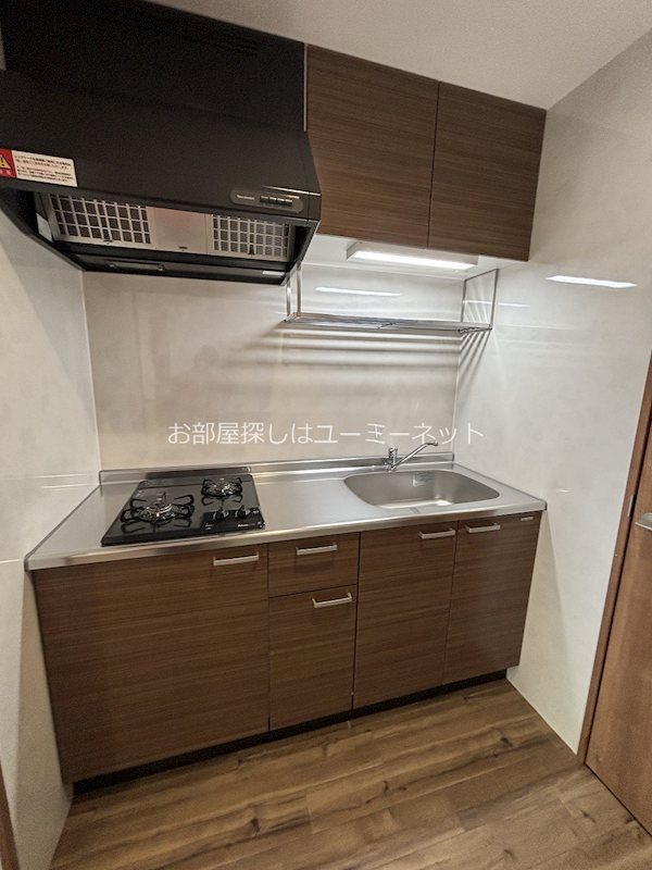 キッチン　※202号室の画像。現況と相違がある場合は、現況優先