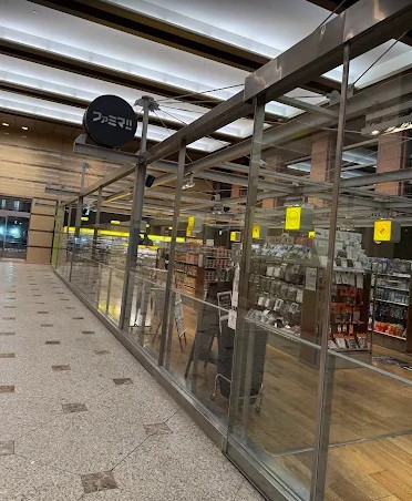 コンビニ　ファミリーマート恵比寿ガーデンプレイス店（コンビニ）まで470m