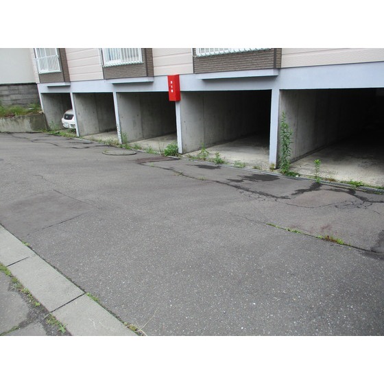 駐車場　駐車場