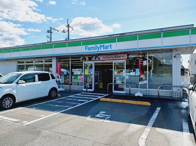 コンビニ　ファミリーマート下難波店様（コンビニ）まで290m