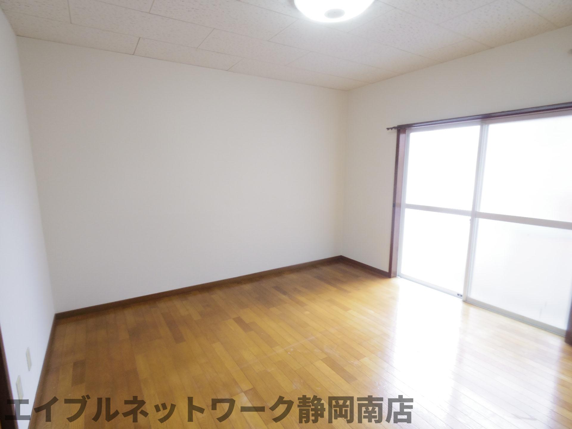 居室・リビング　ゆったり過ごせる居間です