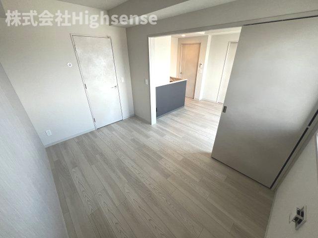 その他部屋・スペース　広くて明るい寝室