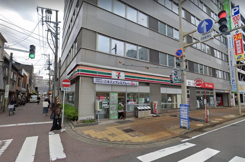 コンビニ　セブンイレブン 新潟東堀通6番町店（コンビニ）まで178m