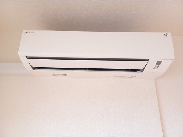 その他設備　夏もカラッと快適なエアコン付き♪