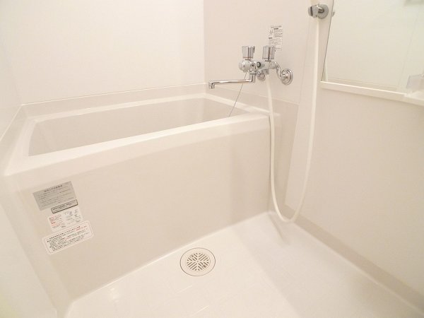 バス・シャワールーム　※別部屋参考写真