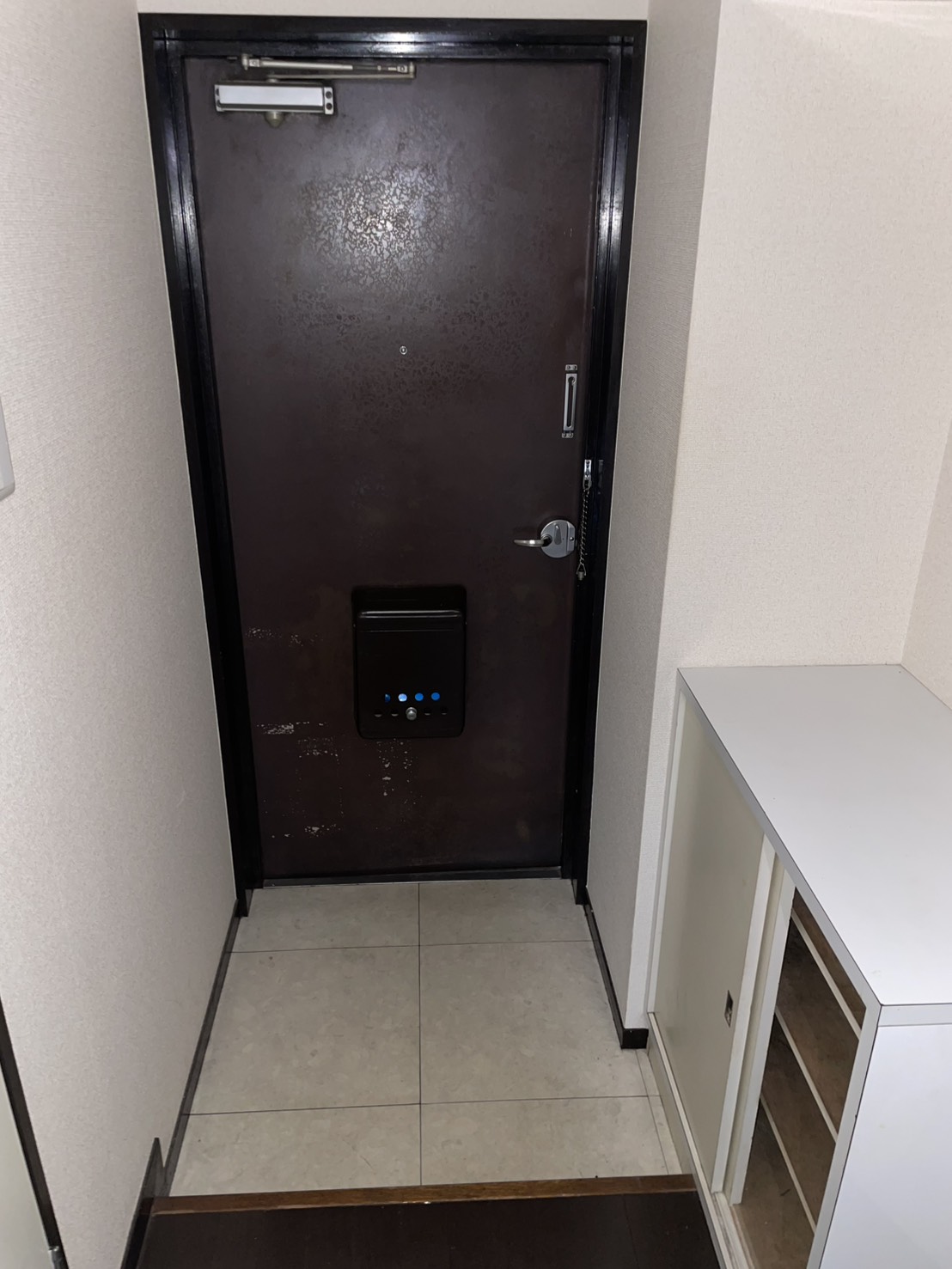 玄関　※別部屋参考写真