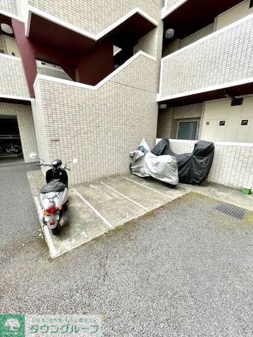駐車場　駐車場