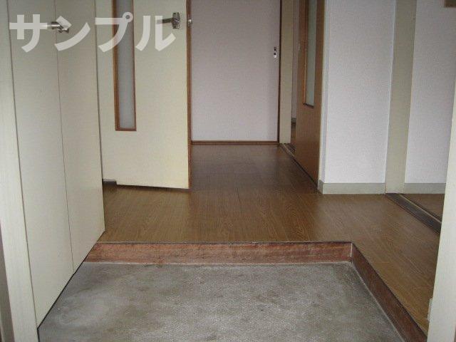 玄関　コーポ苗田