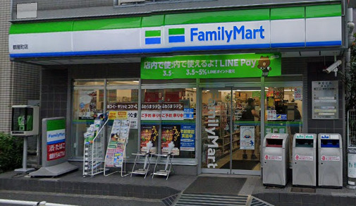 コンビニ　ファミリーマート（コンビニ）まで72m
