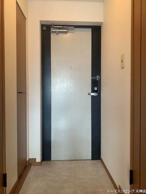 玄関　※同物件別部屋参考画像
