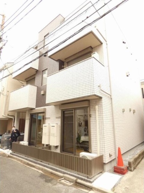 建物外観　２０２２年築