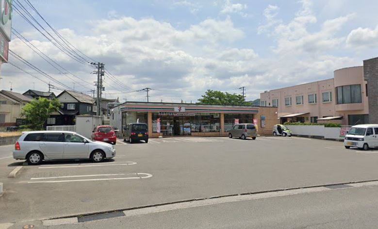 コンビニ　セブンイレブン 筑紫野紫4丁目店（コンビニ）まで437m