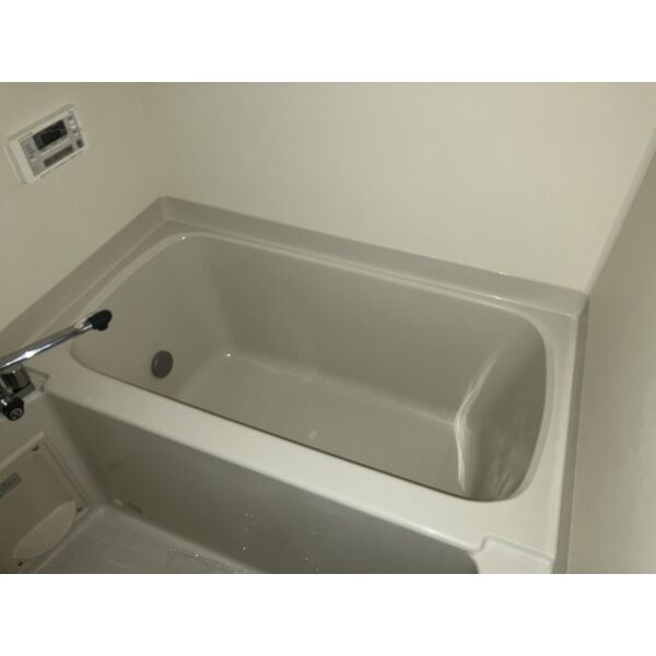 バス・シャワールーム　※写真は同じマンションの違う部屋のものになります。
