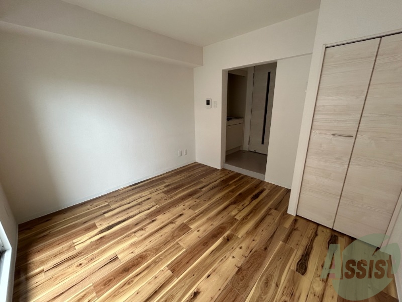 その他部屋・スペース　フローリングのお部屋なのでベッドを置いたら寝室の完成ですね