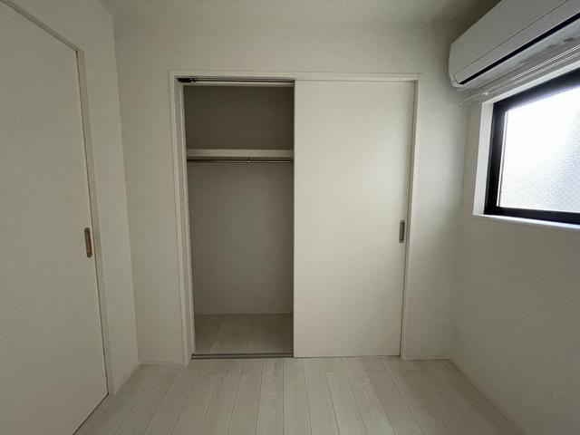 収納　高さのあるクローゼットですね。