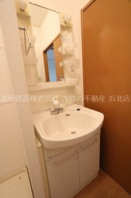 洗面設備　※同じタイプの別のお部屋です
