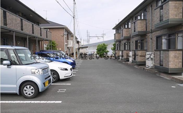 駐車場　車をお持ちの方に嬉しい駐車場付きの物件です
