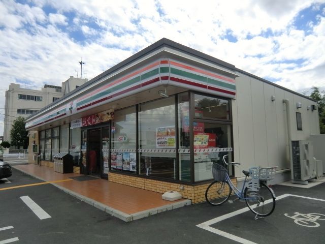 コンビニ　セブンイレブン（コンビニ）まで140m