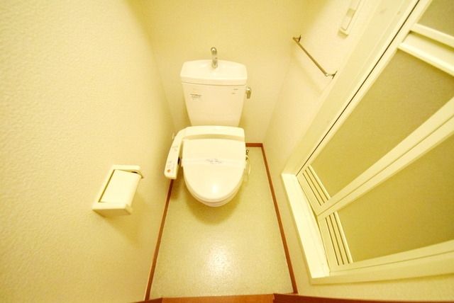 レオパレスAKAYAMAのトイレ写真