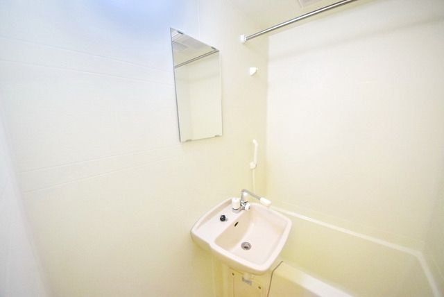 レオパレスAKAYAMAの内装写真
