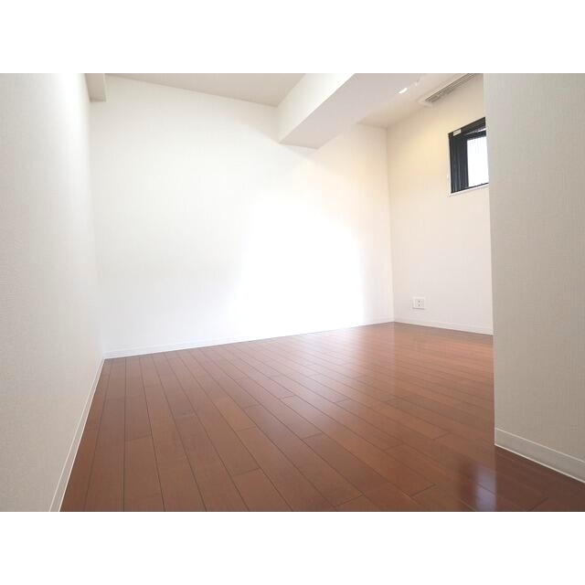 その他部屋・スペース　広くて明るい寝室