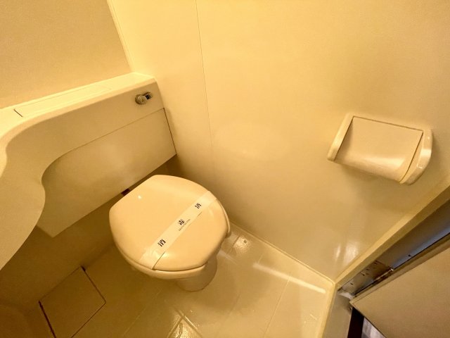 トイレ　浴室内にトイレがあります！